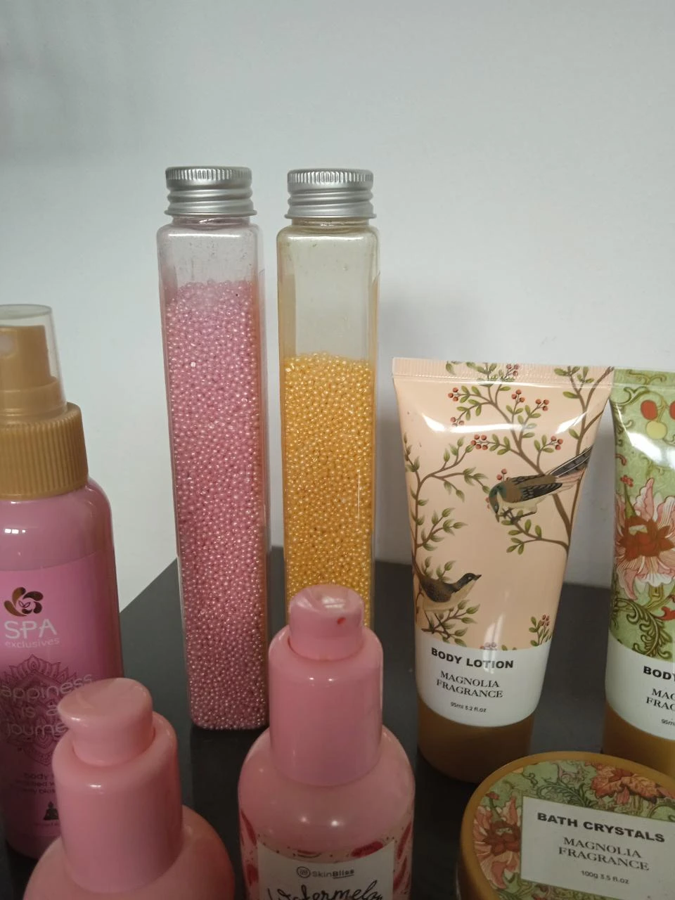 Gran lote de productos de belleza, suero, crema, exfoliante, sal de baño – photo 7